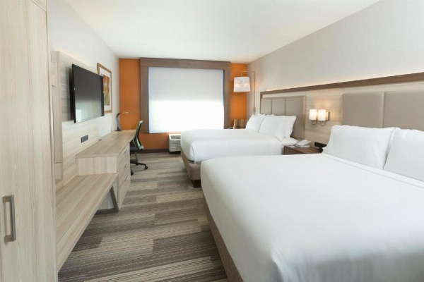 Holiday Inn Express & Suites S Lake Buena Vista image 13