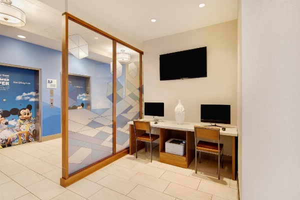 Holiday Inn Express & Suites S Lake Buena Vista image 7